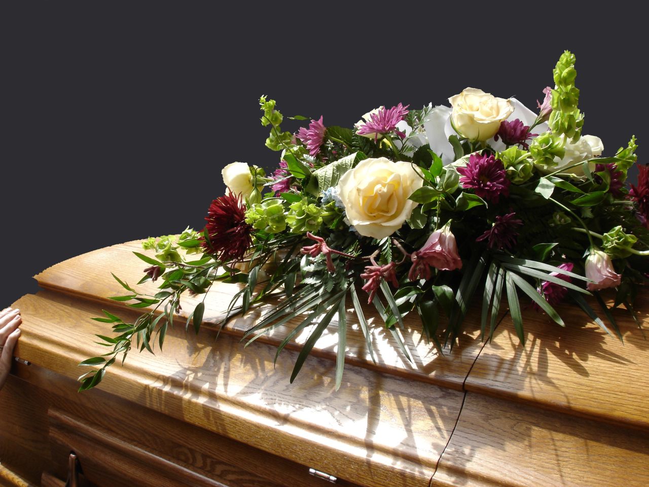 Święto Wszystkich Świętych – co umieścić na grobie?