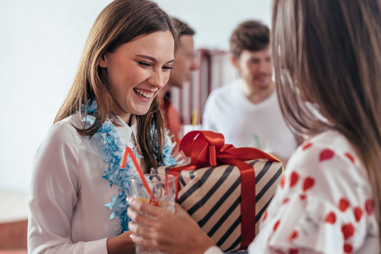 Niebanalny i oryginalny prezent – co kupić bliskiej osobie na urodziny?