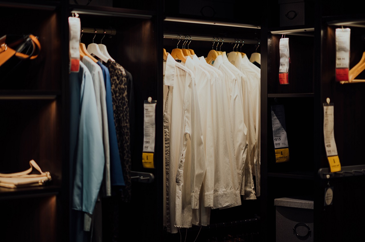 Jak najlepiej chronić swoje ubrania w garderobie przed molami?