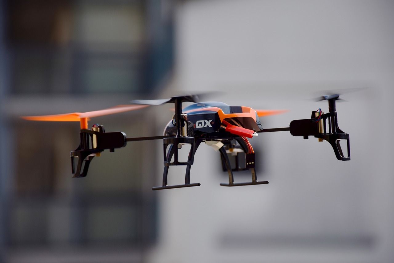 Jakie główne parametry powinien spełniać dobry dron?