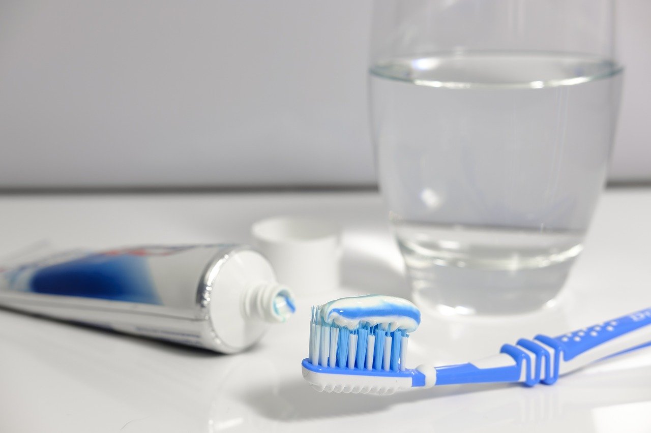 Podstawowa higiena jamy ustnej – co musisz robić?