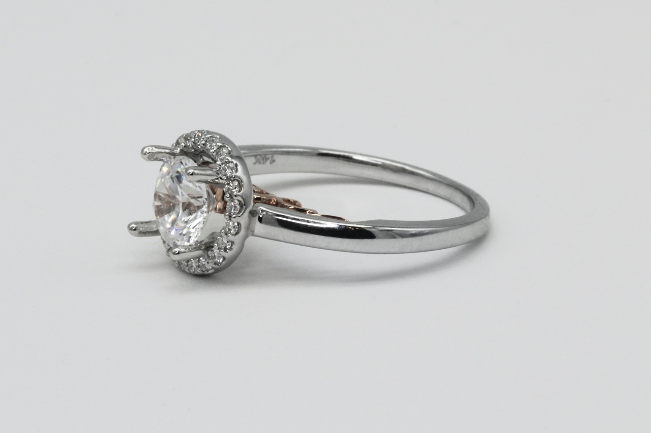 Jak wybrać odpowiedni pierścionek zaręczynowy?